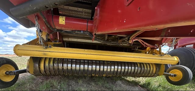 Image of New Holland RB560 equipment image 3