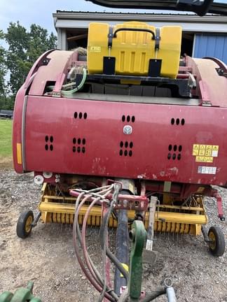 Image of New Holland RB560 equipment image 2