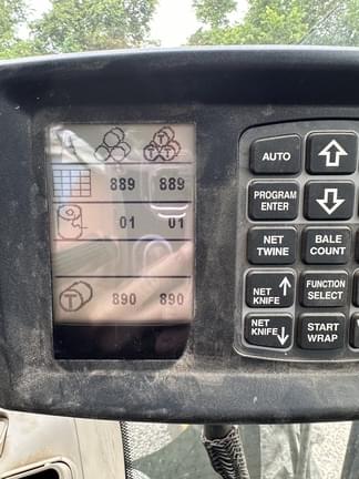 Image of New Holland RB560 equipment image 4