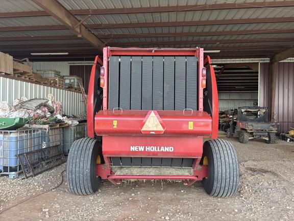 Image of New Holland RB560 Specialty Crop Plus equipment image 4
