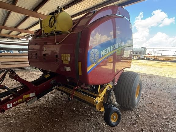 Image of New Holland RB560 Specialty Crop Plus equipment image 2