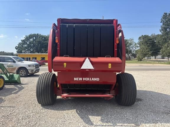 Image of New Holland RB560 Specialty Crop Plus equipment image 3
