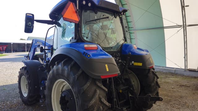 Image of New Holland T5.140 equipment image 2