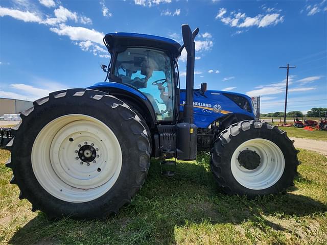 Image of New Holland T7.270 equipment image 2