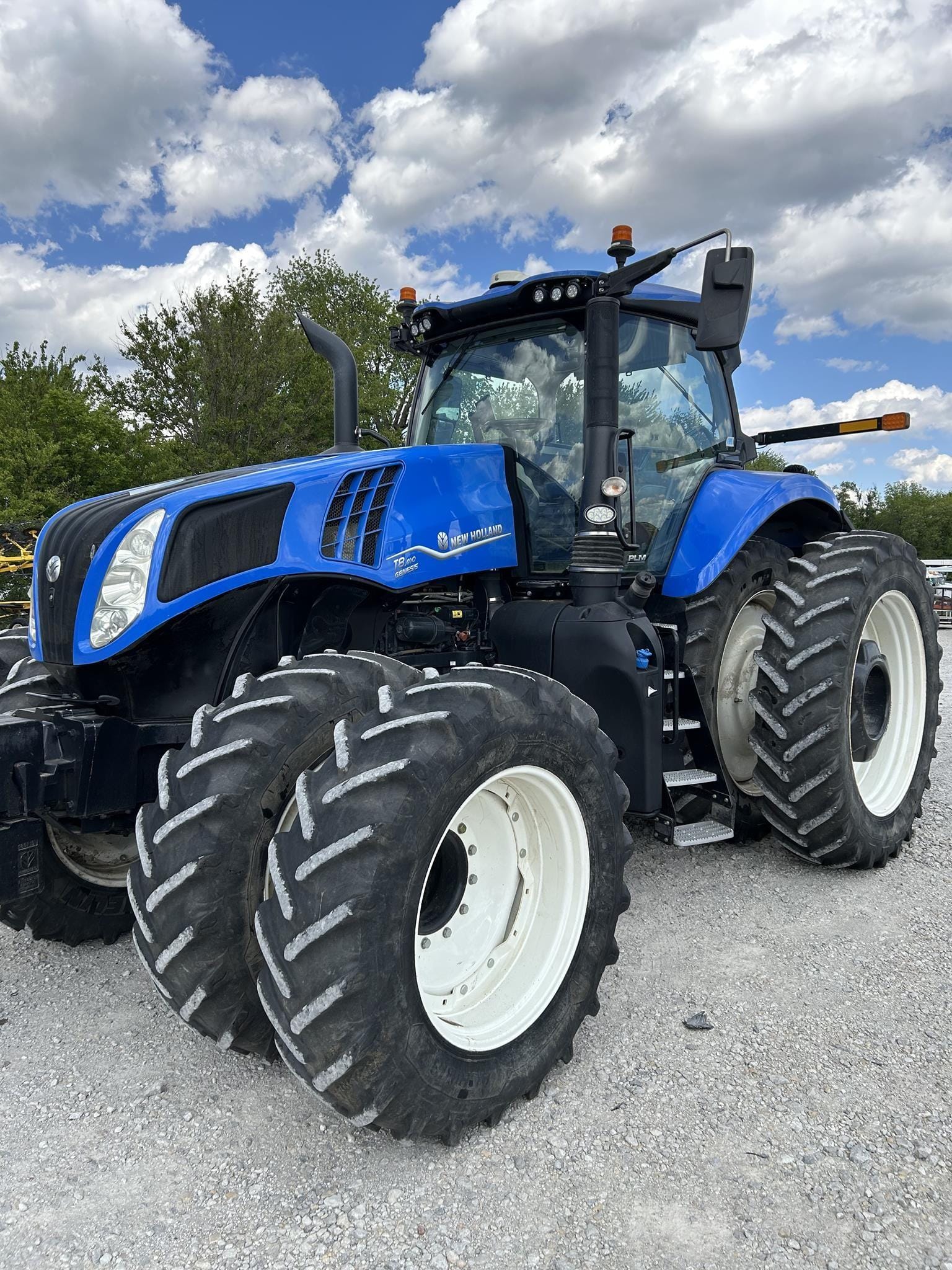 2021 New Holland T8.410 Equipment Image0