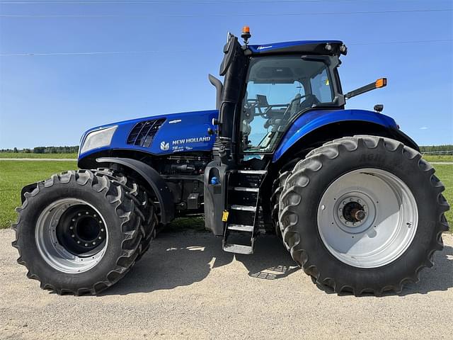 Image of New Holland T8.410 equipment image 2