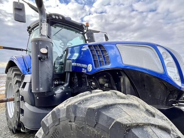 Image of New Holland T8.435 equipment image 2