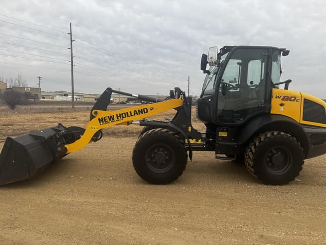 Image of New Holland W80C equipment image 1
