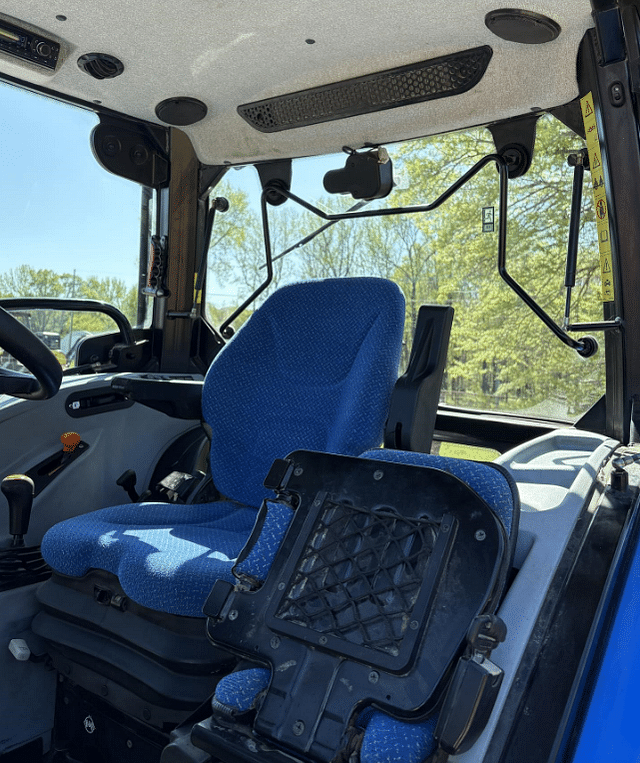 Image of New Holland Workmaster 105 equipment image 2
