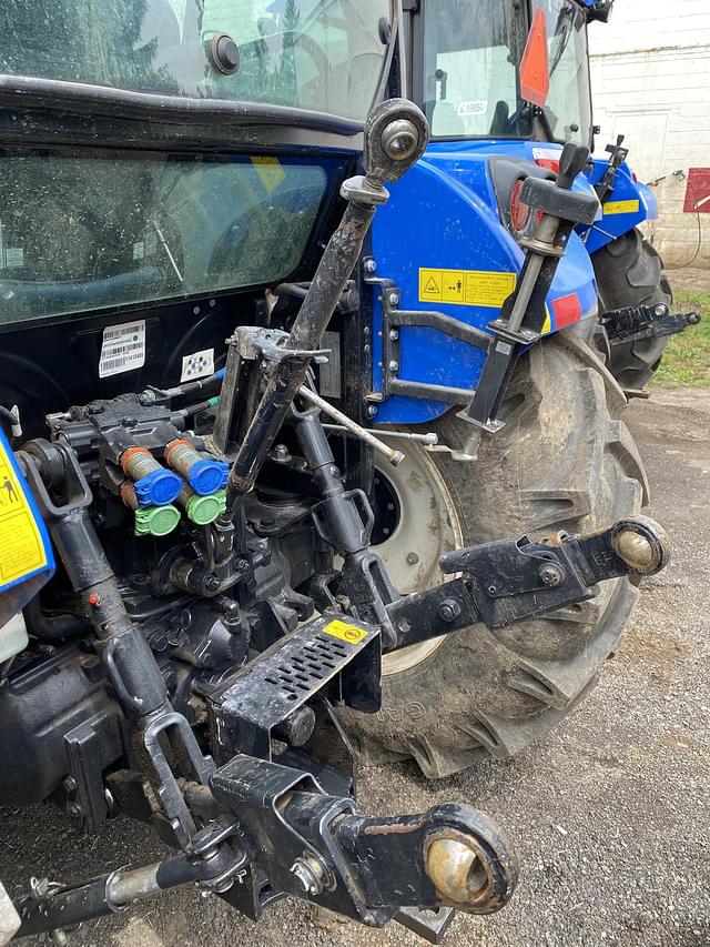 Image of New Holland Workmaster 55 equipment image 4