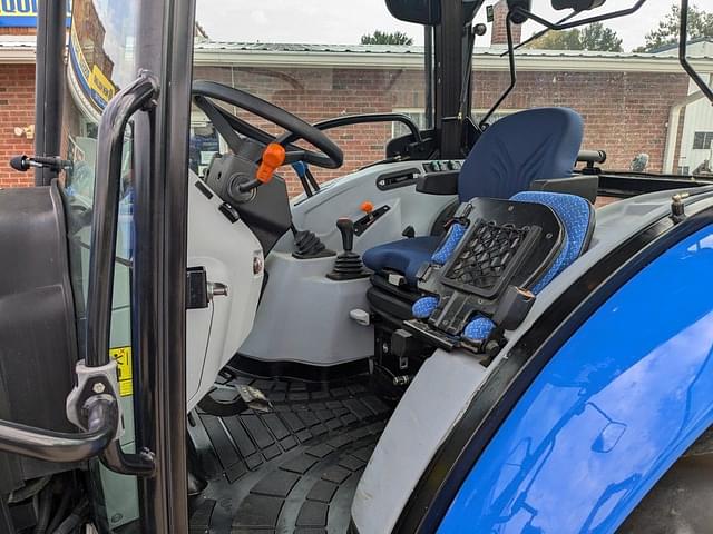 Image of New Holland Workmaster 65 equipment image 3