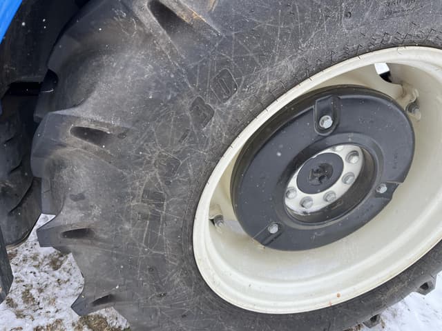 Image of New Holland Workmaster 75 equipment image 4