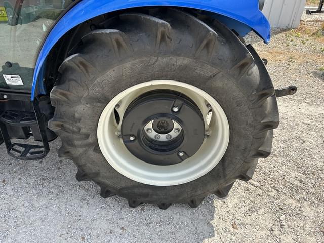 Image of New Holland Workmaster 75 equipment image 4