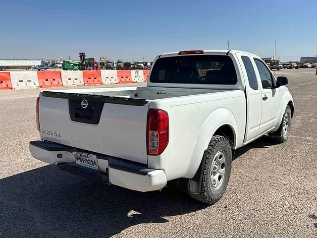 Image of Nissan Frontier equipment image 2