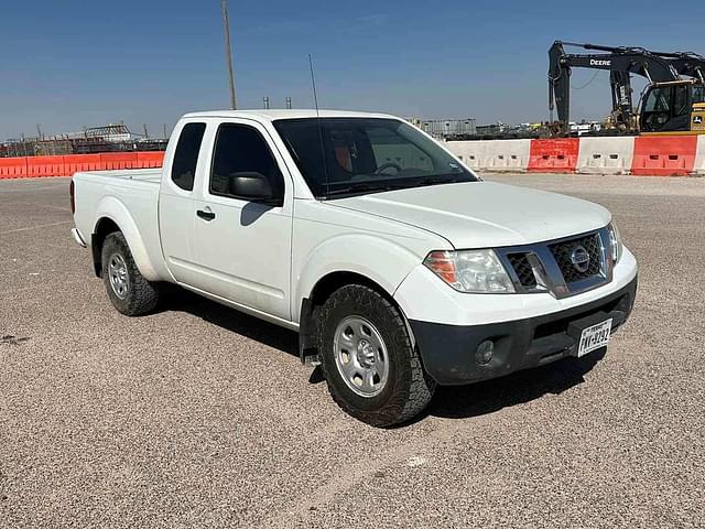 Image of Nissan Frontier equipment image 1