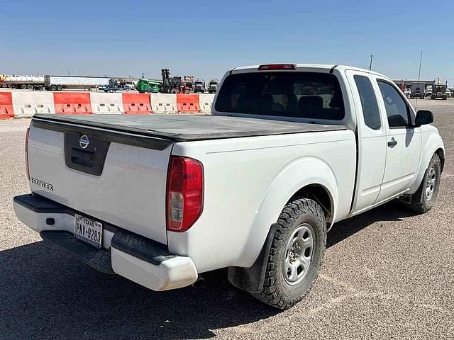 Image of Nissan Frontier equipment image 2