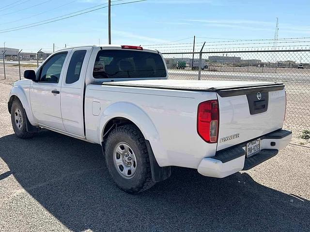 Image of Nissan Frontier equipment image 3