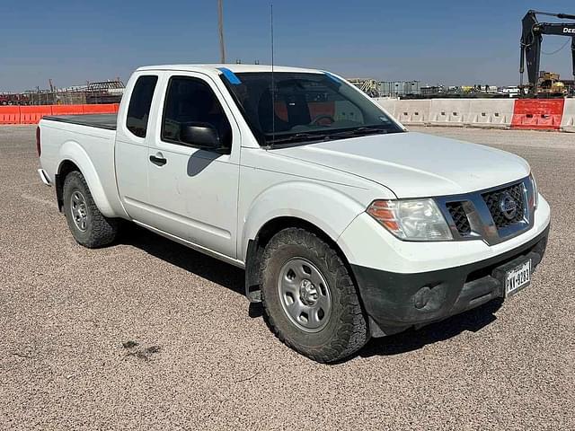 Image of Nissan Frontier equipment image 1