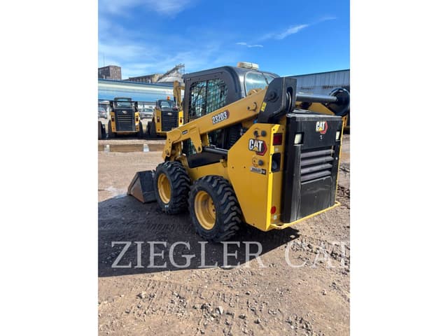 Image of Caterpillar 232D3 equipment image 3