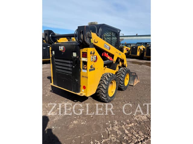 Image of Caterpillar 232D3 equipment image 2