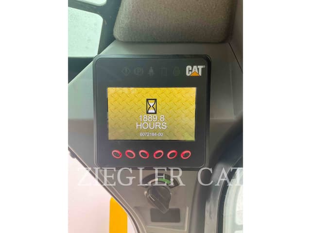 Image of Caterpillar 239D3 equipment image 4