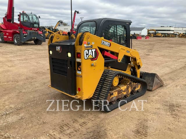 Image of Caterpillar 239D3 equipment image 2