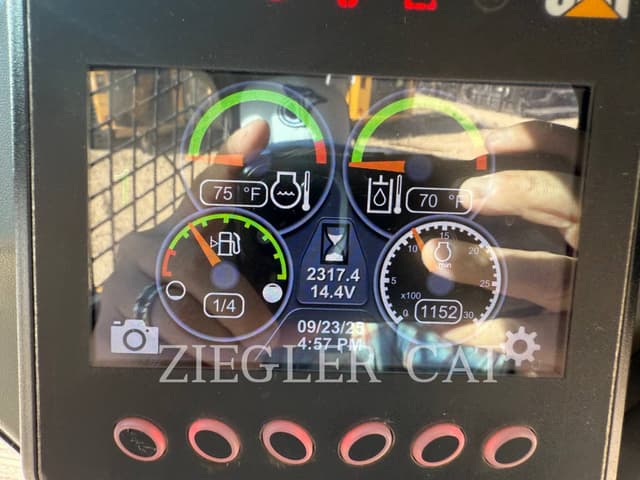 Image of Caterpillar 259D3 equipment image 4