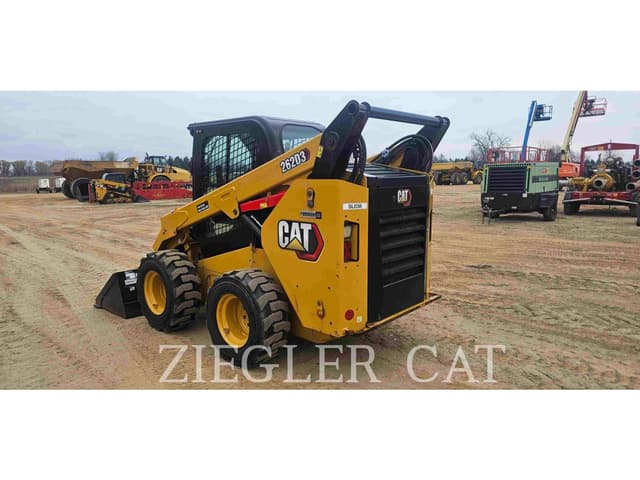 Image of Caterpillar 262D3 equipment image 3
