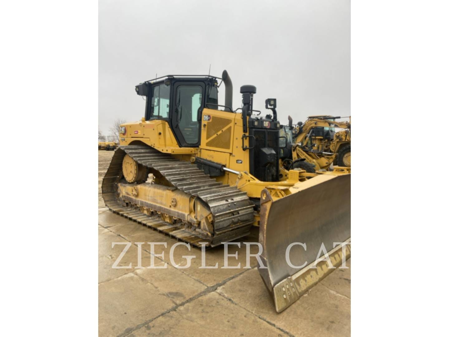2021 Caterpillar D6XE LGP Equipment Image0