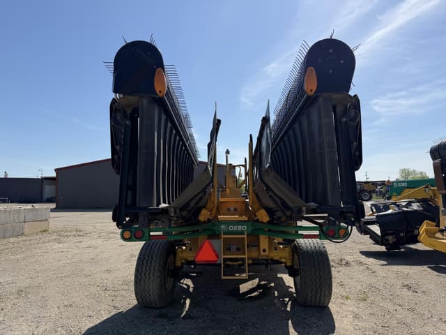 Image of Oxbo 2340 equipment image 3