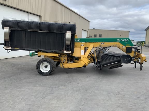 Image of Oxbo 2340 equipment image 1
