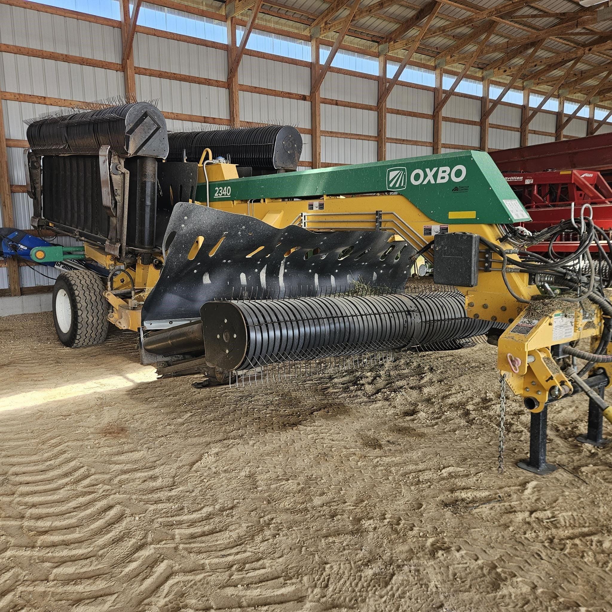 2021 Oxbo 2340 Equipment Image0