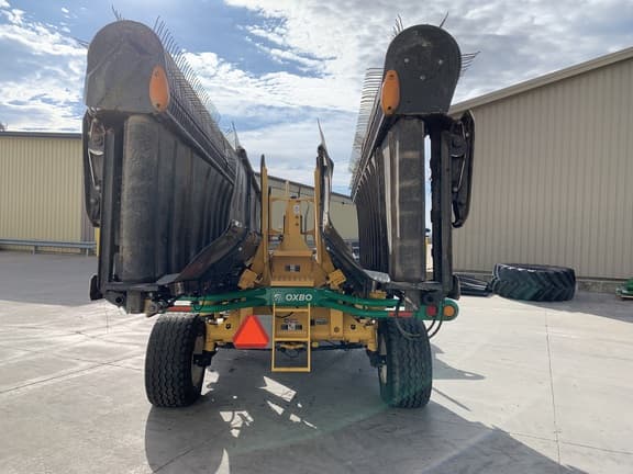 Image of Oxbo 2340 equipment image 3