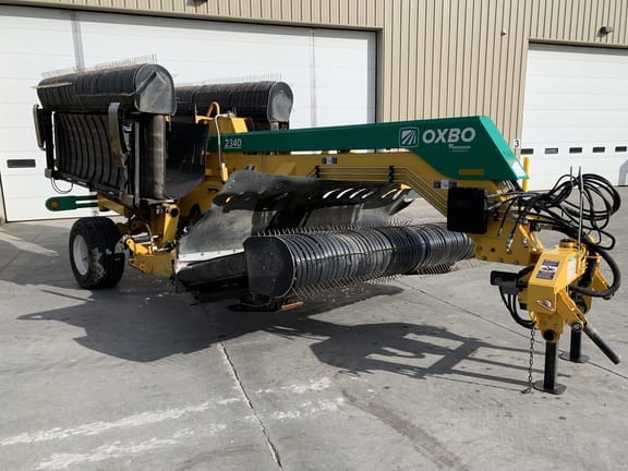 2021 Oxbo 2340 Equipment Image0