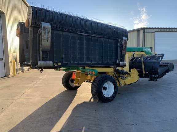 Image of Oxbo 2340 equipment image 2