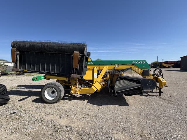 Image of Oxbo 2340 equipment image 4