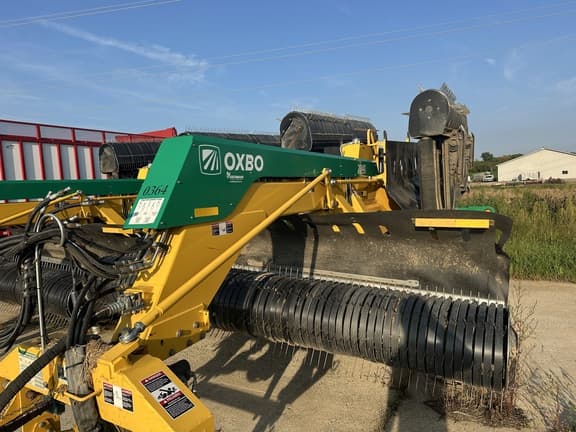 Image of Oxbo 2340 equipment image 1