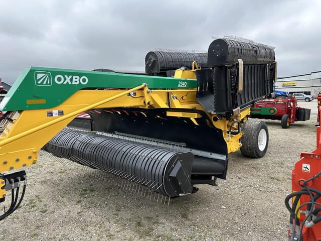 Image of Oxbo 2340 equipment image 3
