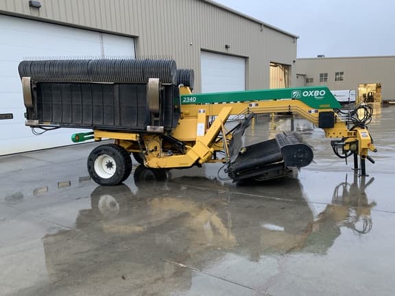 Image of Oxbo 2340 equipment image 1