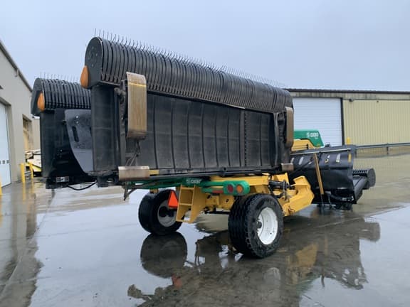 Image of Oxbo 2340 equipment image 2