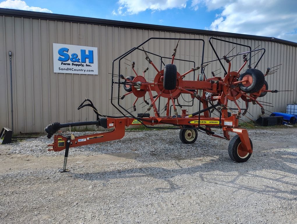 2021 Pequea HT6101 Equipment Image0