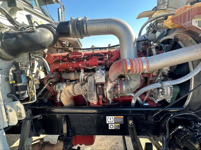 Image of Peterbilt 389 equipment image 2