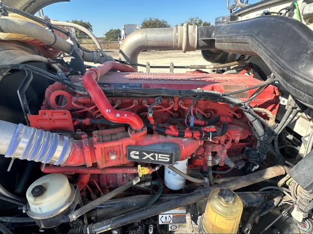 Image of Peterbilt 389 equipment image 4