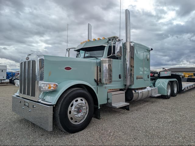 Image of Peterbilt 389 equipment image 3