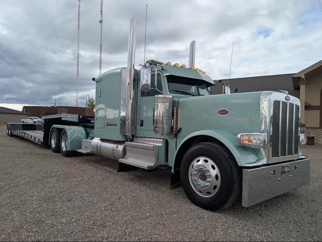 Image of Peterbilt 389 equipment image 1