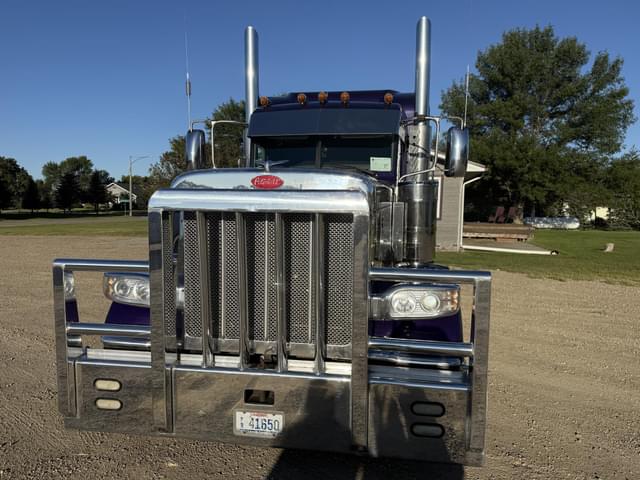 Image of Peterbilt 389 equipment image 1