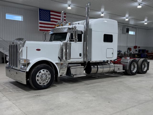 Image of Peterbilt 389 equipment image 2