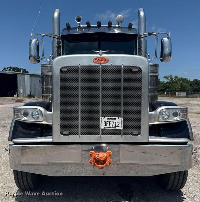 Image of Peterbilt 389 equipment image 1