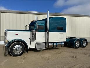 Main image Peterbilt 389