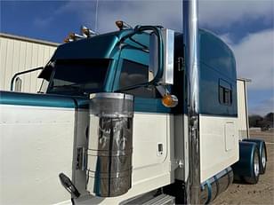 Main image Peterbilt 389 10